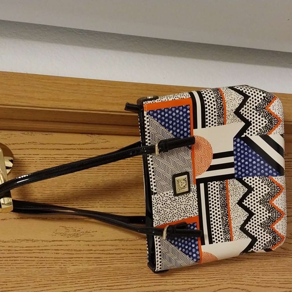 Handbag - Picture 2 of 4